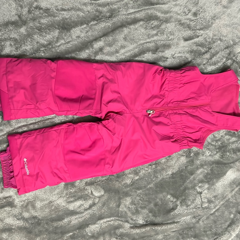 Toddler girl 4t snow bib. Only worn once!